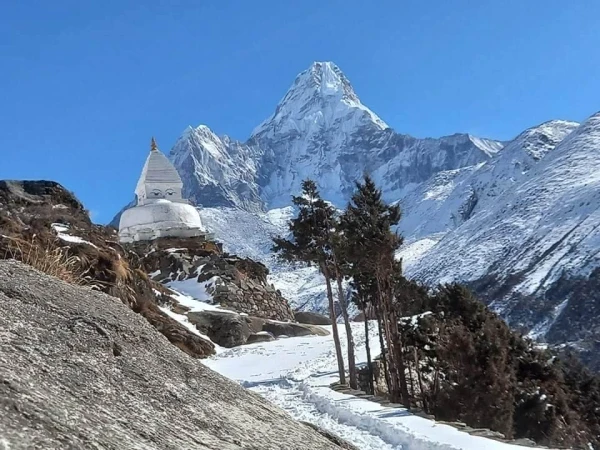 Amadablam Ebc Trail
