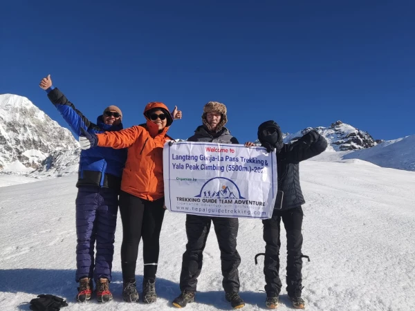 Langtang Gunja La Group 1