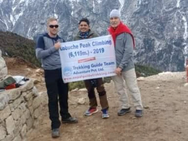 Lobuche Peak Climbing Trailhead Group