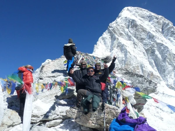 Trekkers Enjoying Ebc Trail