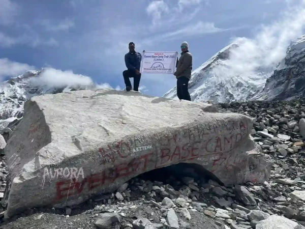 Trekkers Famous Stone Ebc